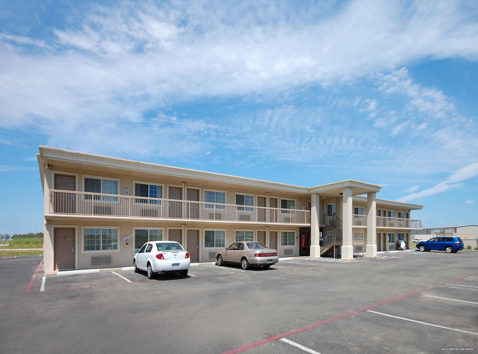 Best Western Taylor Inn Exterior photo